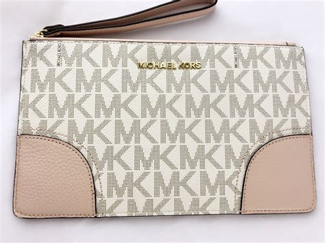 Michael Kors vanilla wallet